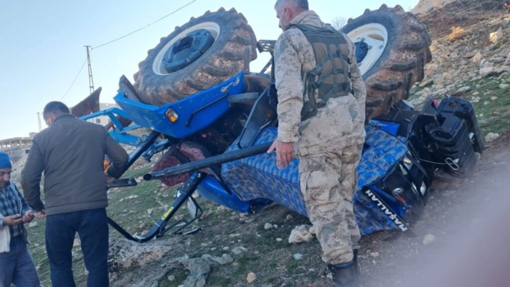 batmanda traktor devrildi 1 yarali a9WJDq7a