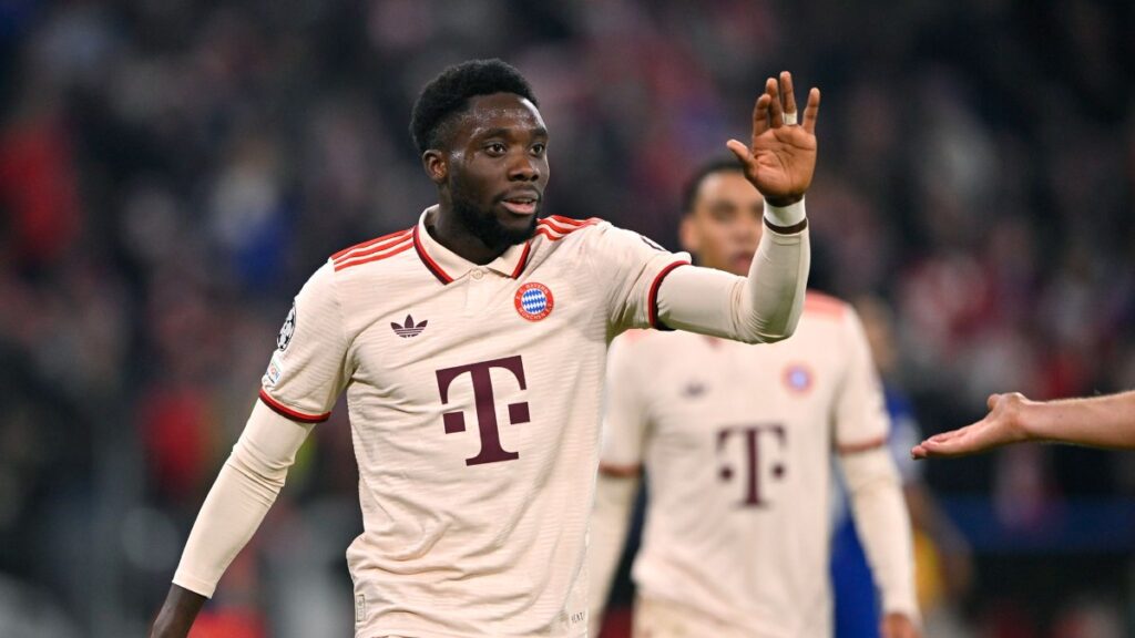 bayern munihte korkulan olmadi alphonso davies ysbgC7tL
