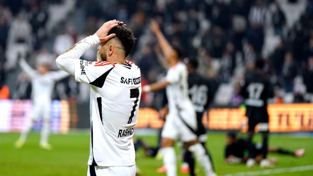 besiktas super ligde son 4 macin 3unde berabere kaldi LDBSCRGu