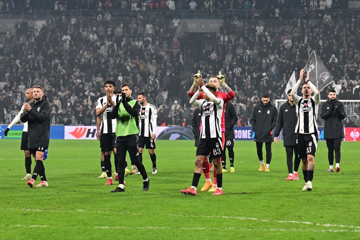 besiktas taraftari takimi yalniz birakmadi 0 TeTvOwL1