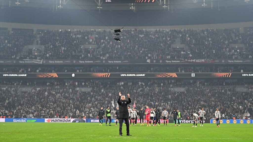 besiktas taraftari takimi yalniz birakmadi dPEXMUcL