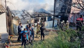 beyoglunda gecekondu yangini baba ve cocuklari son anda kurtarildi mFzGSttj