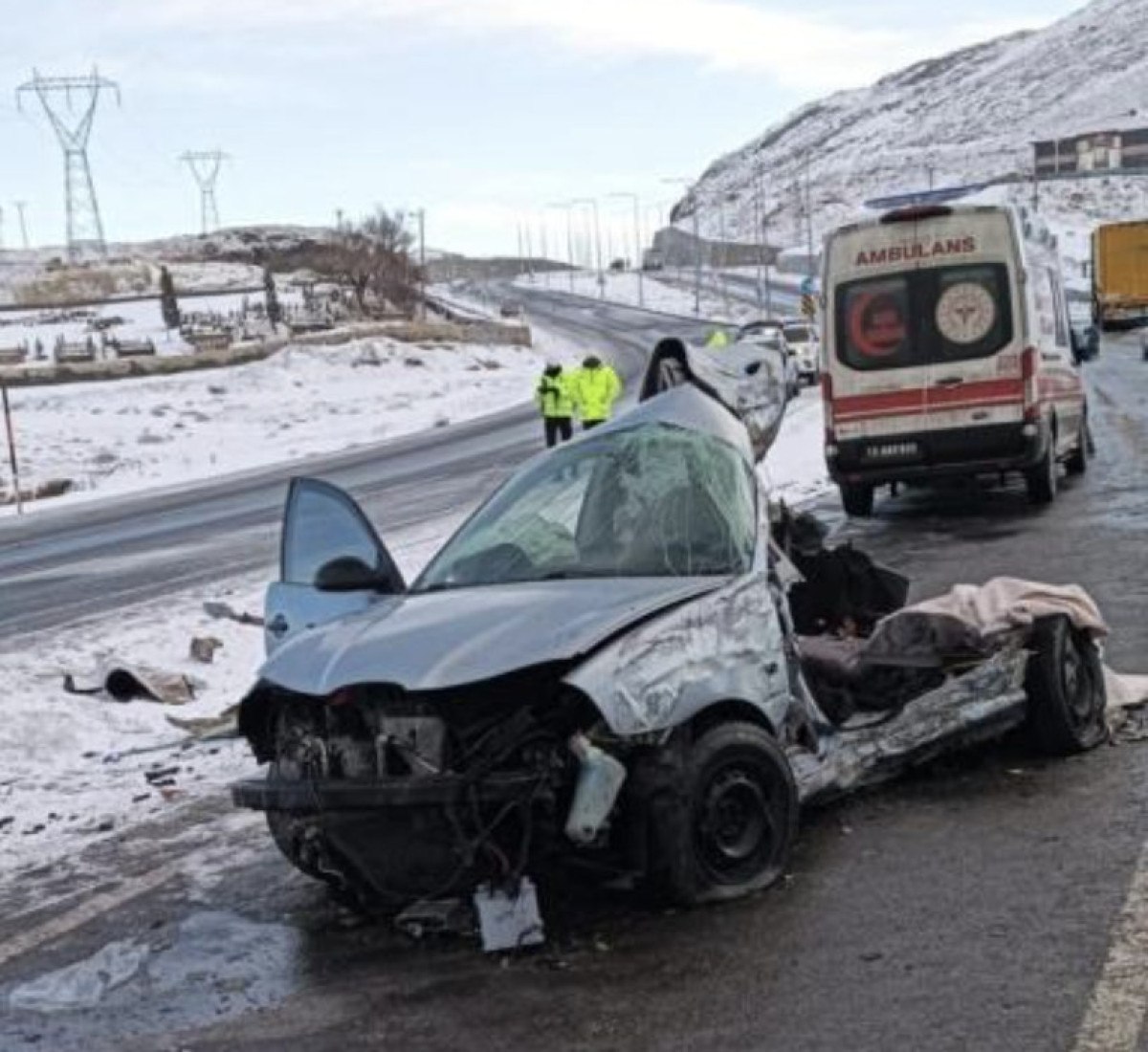 bitliste feci kaza hurdaya donen aracta 1 kisi oldu 0 NqsNeSyT