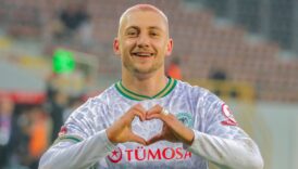 blaz kramer pembe saciyla yukselise gecti dGZlm9RF