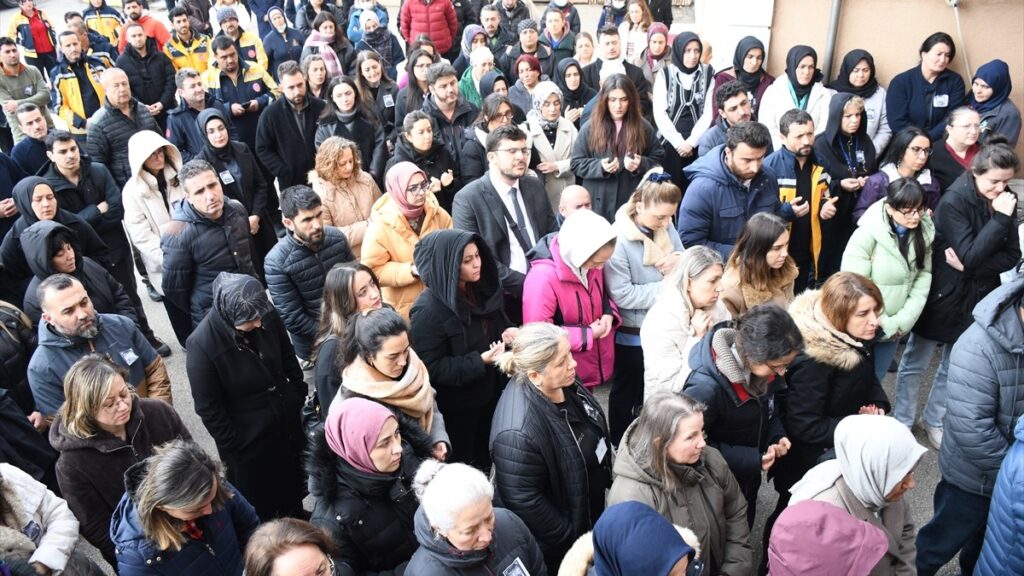 boluda otel yangininda olen doktora calistigi hastanede veda toreni KhB6vbH9