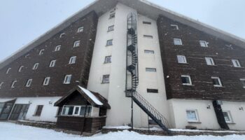 boludaki 5 otelden 4unun yangin merdiveni disarida grand kartal otelinki iceride snpCjtU8