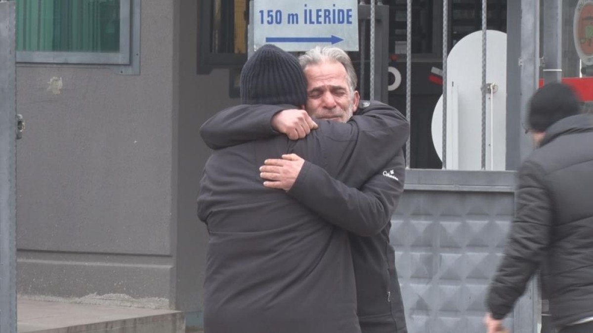 boludaki otel yangininda hayatini kaybeden genc kizin babasi yurekleri dagladi 0 bMR43Y8Z