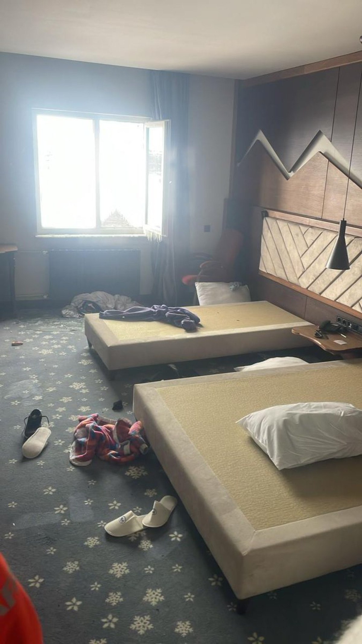 boludaki yangindan sonra otel odalari goruntulendi 1 cfUG1AMP