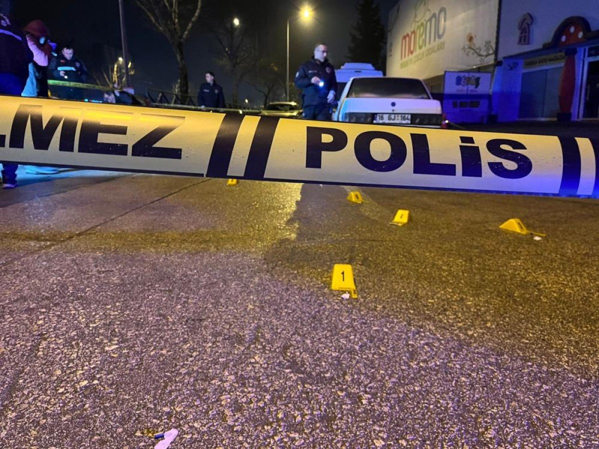 bursada motosikletli saldirgan gece kulubune ates acti 3 yarali 1
