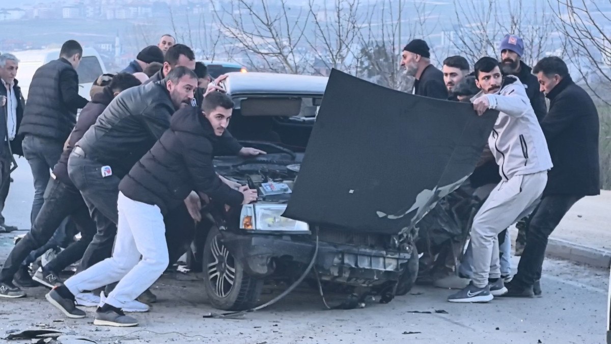 bursada ters seride gecen otomobil ile kamyon carpisti 1 yarali 0 M1vKupTN