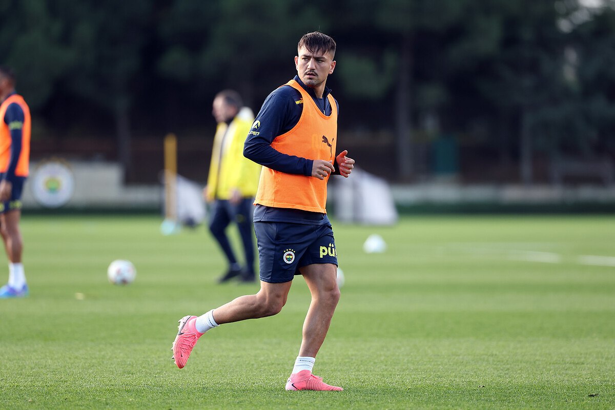 cengiz undere italyadan teklif geldi 0 TAGm6zYD