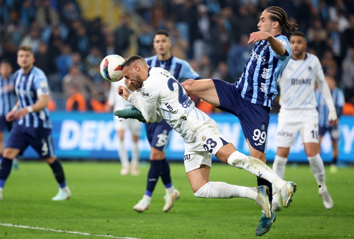 cenk tosun mourinho bize cok babacan davraniyor 0 FKKE1f1g