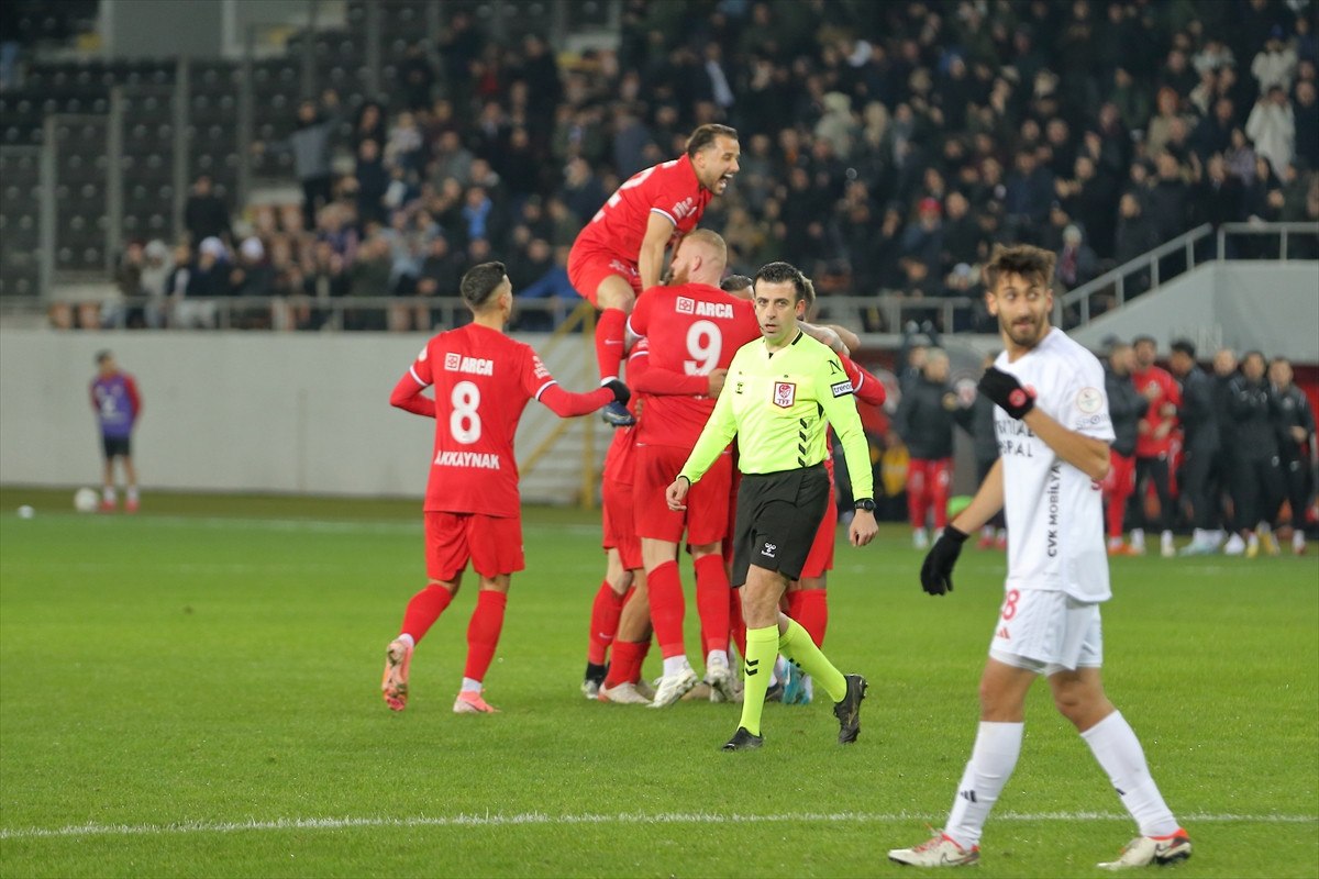 corum fk umraniyespora 3 atti 1 pfbh2A4J