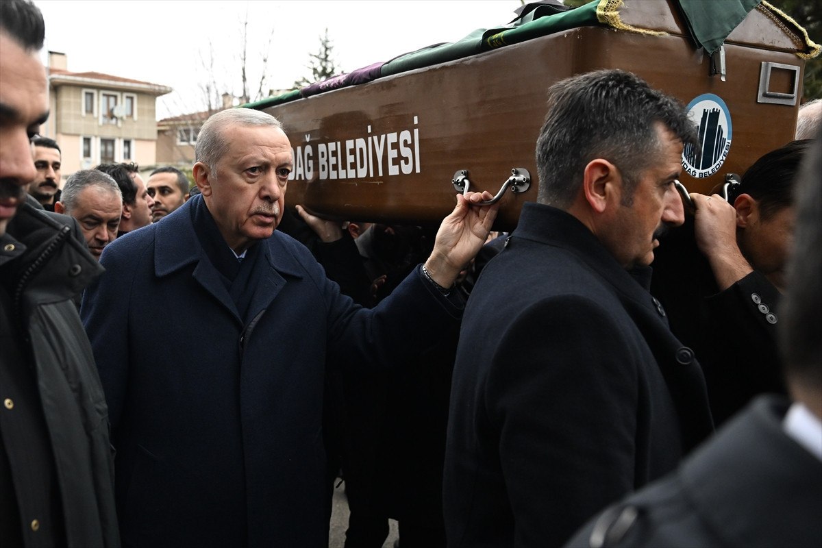 cumhurbaskani erdogan boludaki taziye ziyaretinde kuran i kerim okudu 0 2dkt4BDi