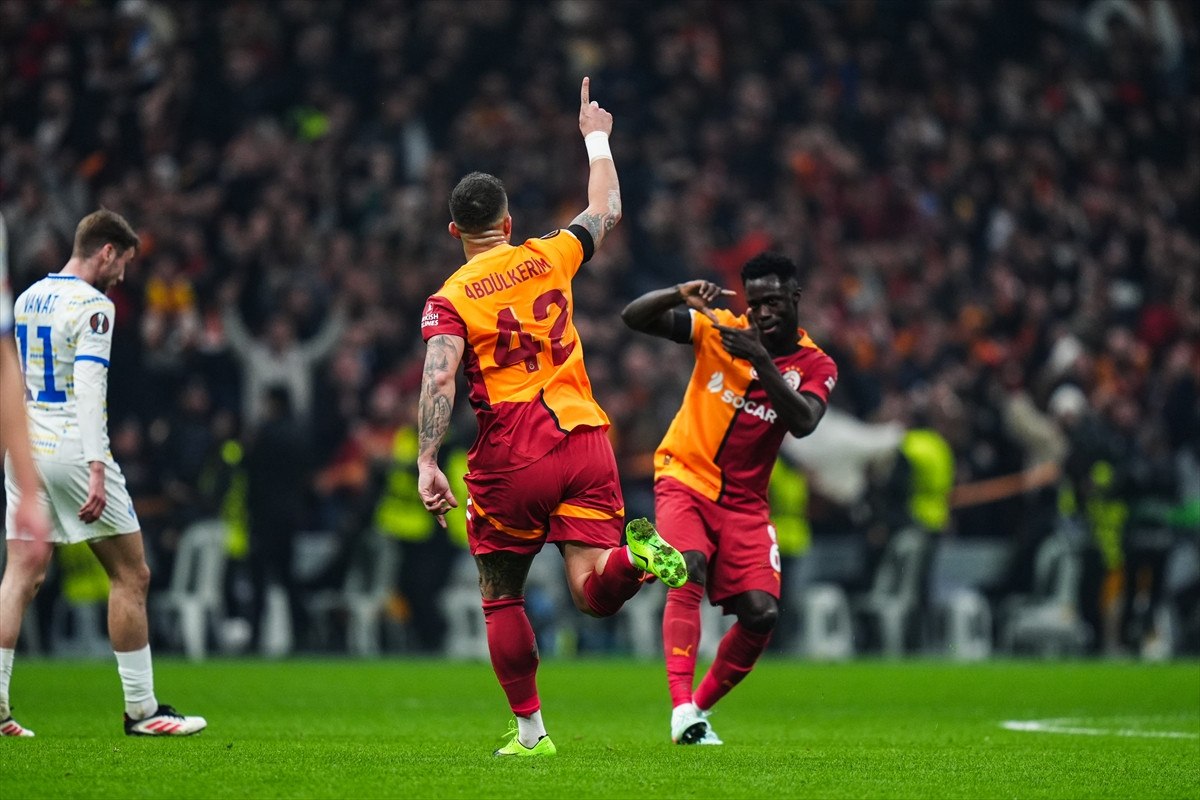 davinson sanchez ve abdulkerim bardakci birlikte gol atiyor 0 aVsgcLu4