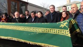 dem parti es genel baskani tuncer bakirhanin babasi topraga verildi 8SP9QR3T