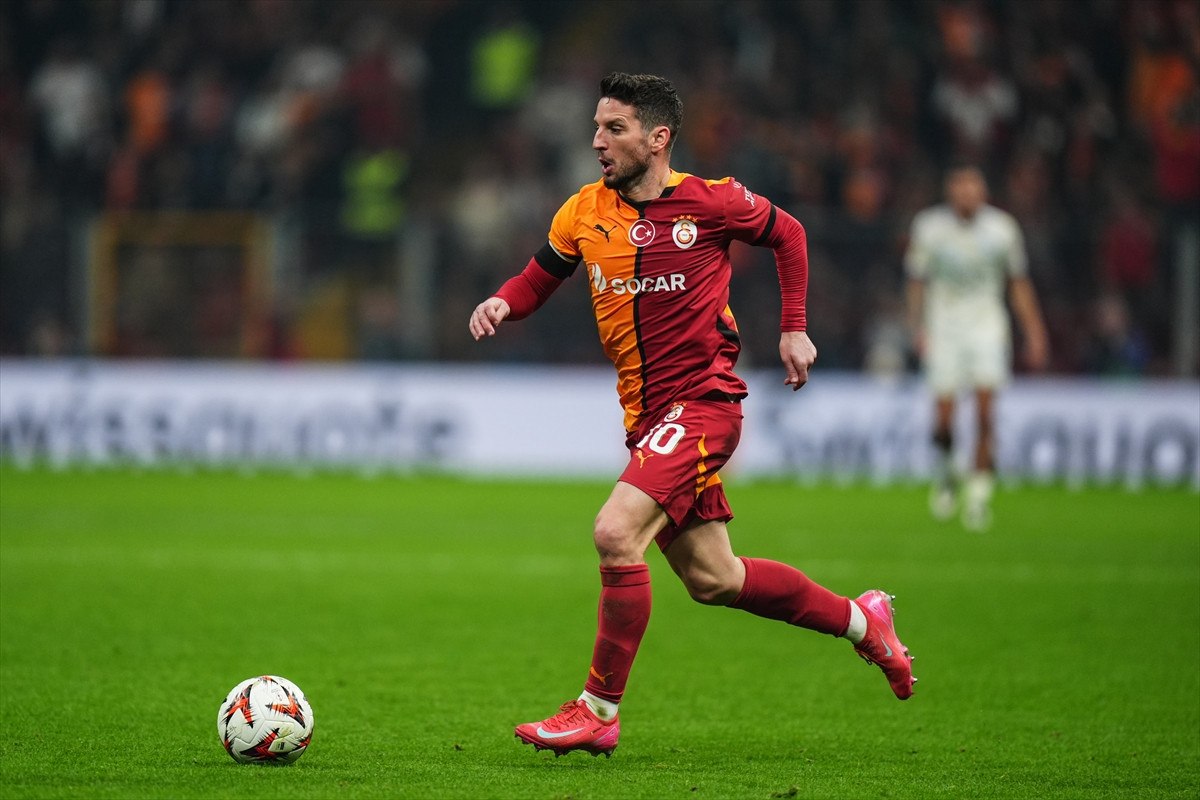 dries mertens uefa avrupa ligi tarihine gecti 0 77Z45DTv