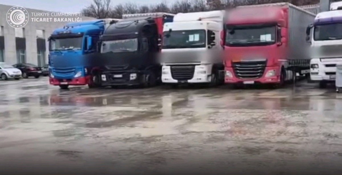 edirnede kacak tir ve dorseler gumruge takildi 1 TWAqAtFC
