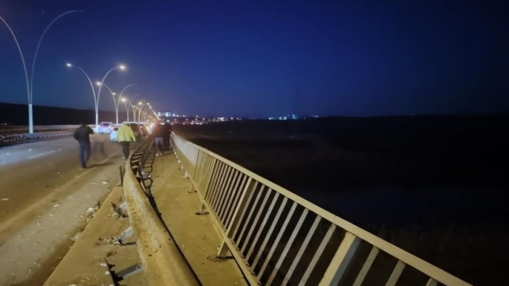 edirnede kopruden tir dustu 2 yarali AvKr2EDS