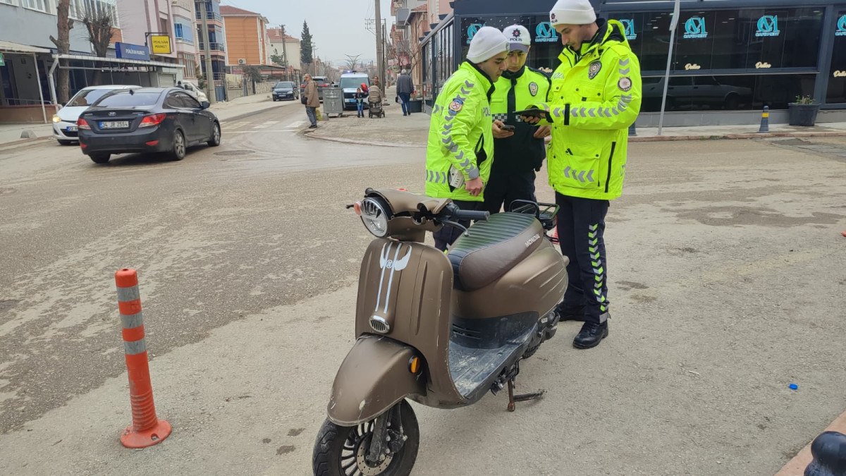 edirnede otomobilin carptigi motosikletin cocuk surucusu yaralandi 0 EJvftOfN