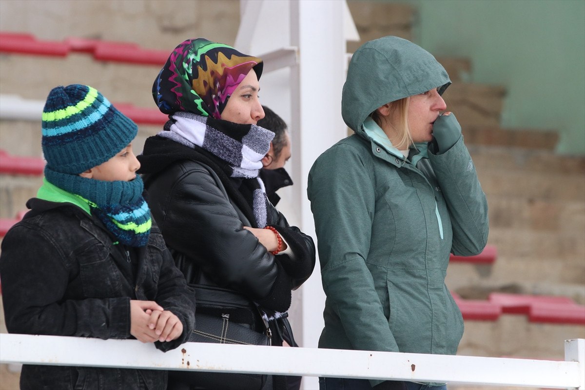 erzurumda geleneksel atli kizak soleni 26 kulubun katilamiyla duzenlendi 23 GqQZwKAP