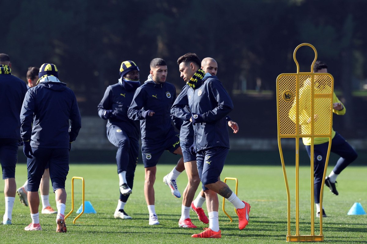 fenerbahce adana demirspor macinin hazirliklarini tamamladi 0