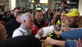 fenerbahce kafilesi adanaya geldi fKeFwhvD
