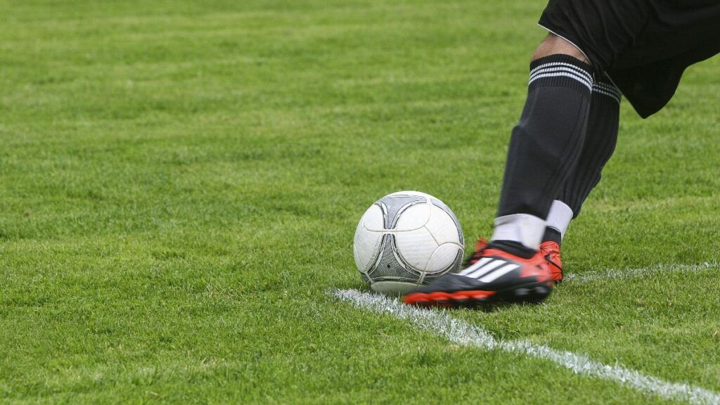 futbol sadece futbol degildir kitabiyla futbolun baska yuzu kn5AyvG7
