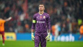 galatasaray taraftari fernando muslerayi islikladi 1SwB3v8T