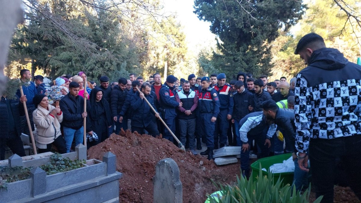 gaziantepte yanginda olen 2 cocuk son yolculuguna ugurlandi 1 1LwiRXsF