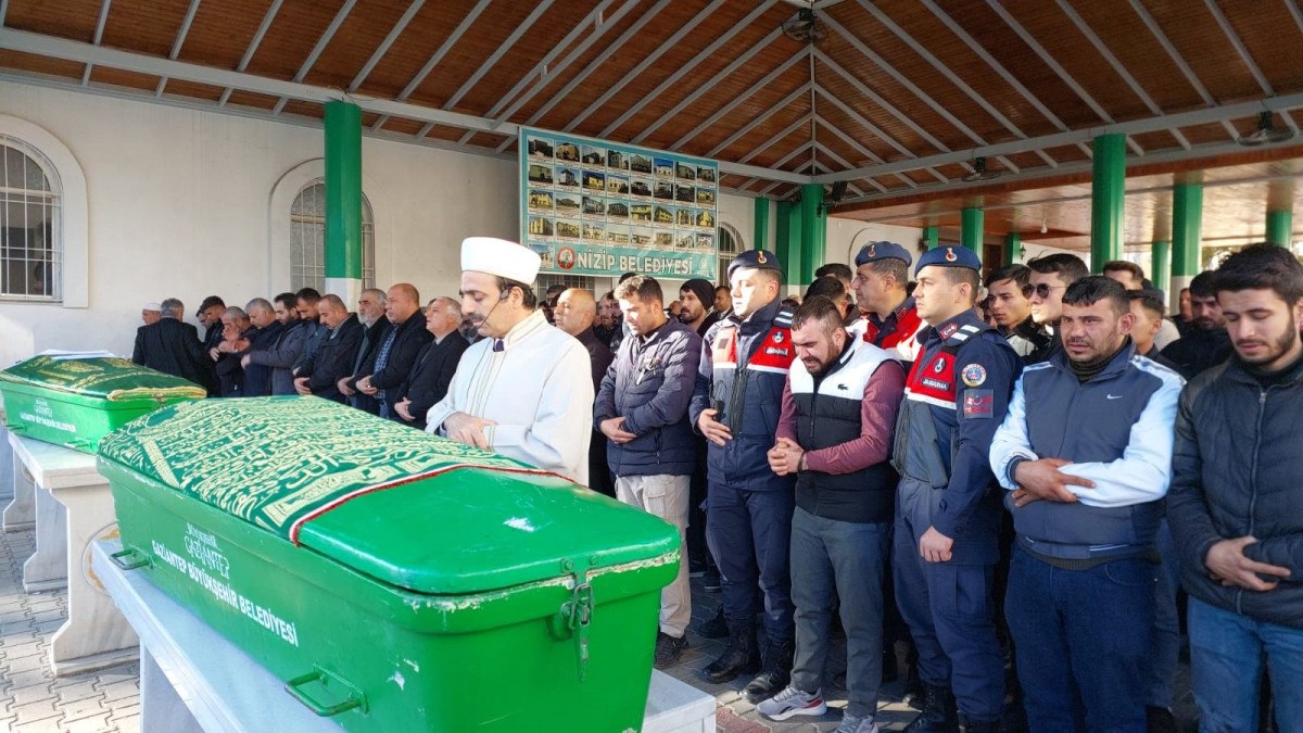 gaziantepte yanginda olen 2 cocuk son yolculuguna ugurlandi 3 qwJtAIHs