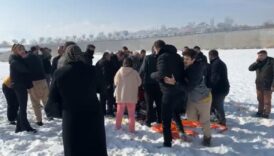 hakkaride sokak kopeklerinden kucuk cocuga saldiri nqwPeguG