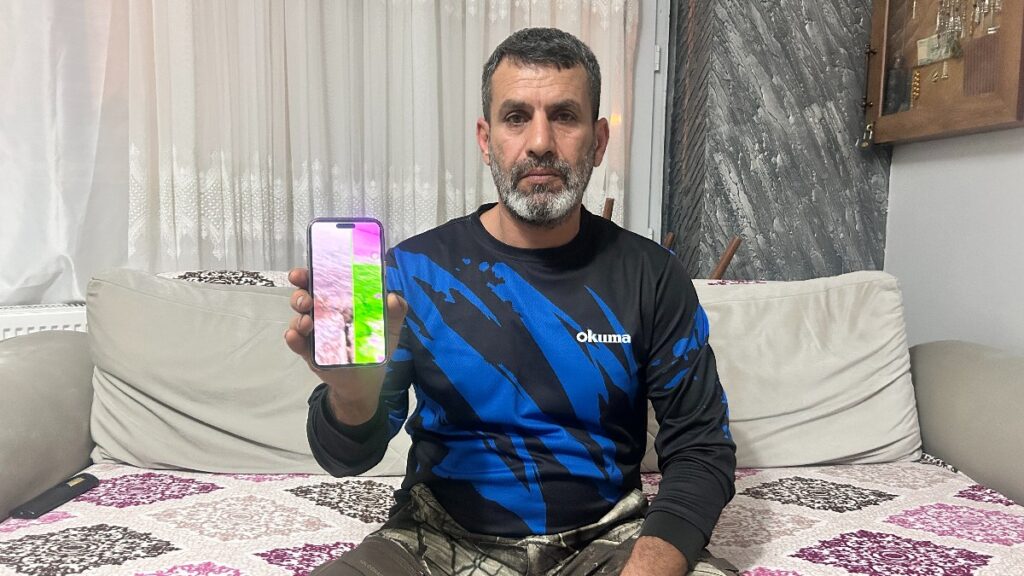 hatayda 30 kiloluk balik icin telefonunu kaybetti Biz7UzAY
