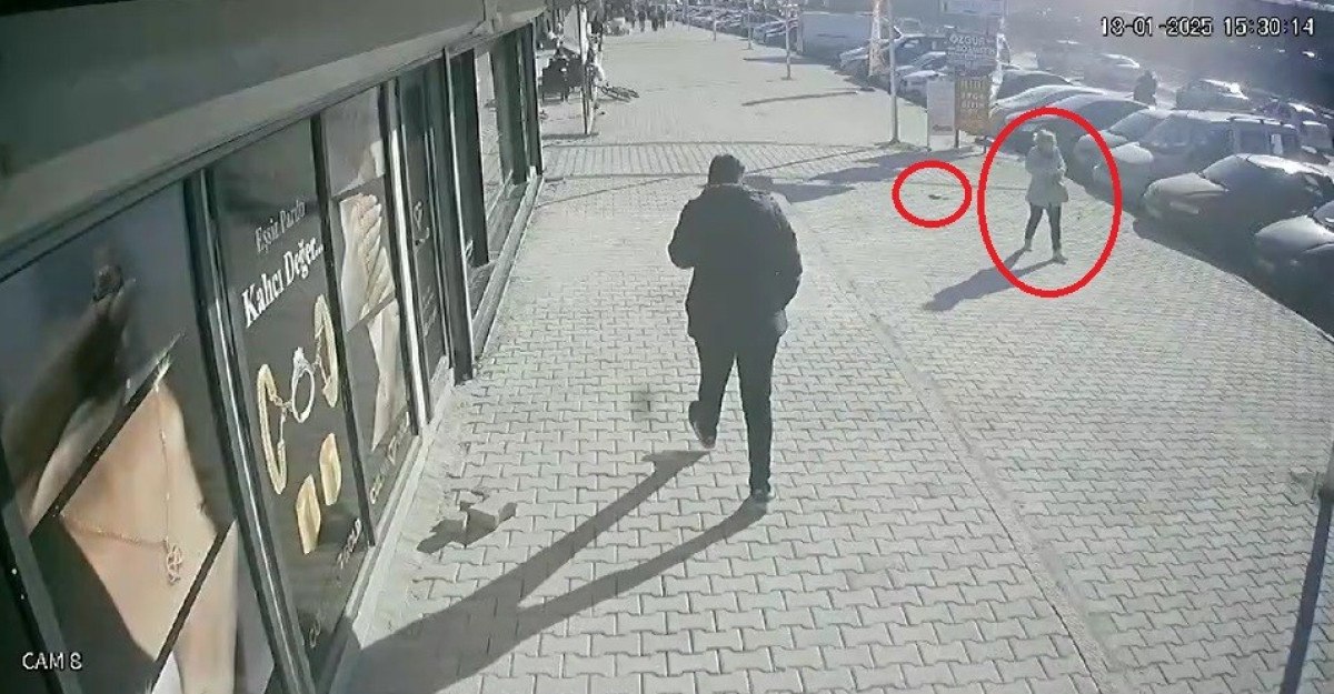 hatayda icinde emanet para olan cuzdanini kaybetti 0 mrEh1unj