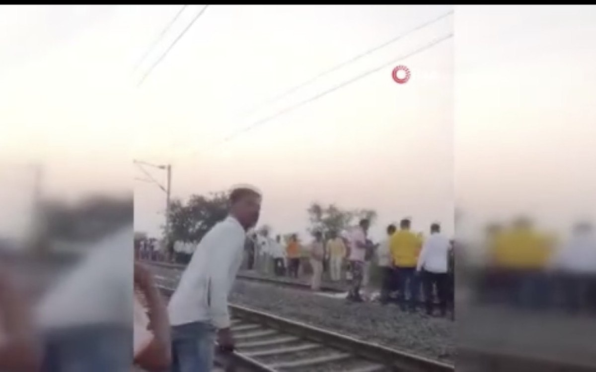 hindistanda tren kazasi 11 can kaybi 5 yarali 0 Y1cIAUSM