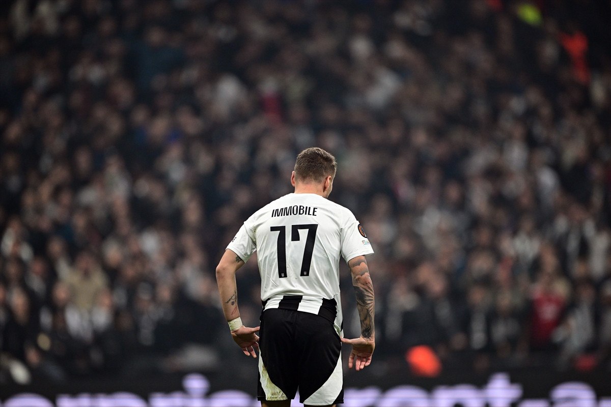 immobile takim olarak sevinmemeye calistik 1