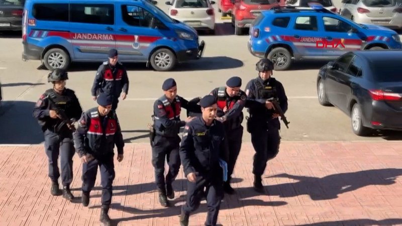 Interpol tarafından kırmızı bültenle aranıyordu, Bodrum'da yakalandı 1 interpol tarafindan kirmizi bultenle araniyordu bodrumda yakalandi yngLg6TW