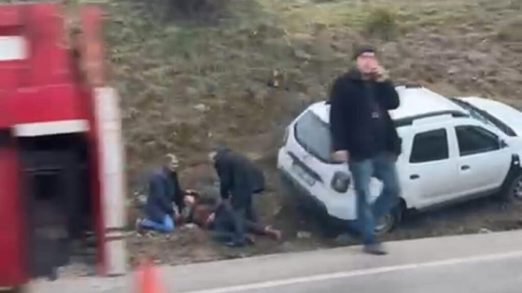 ispartada takla atan otomobildeki yolcu kazayi gulerek anlatti esBdpq4w