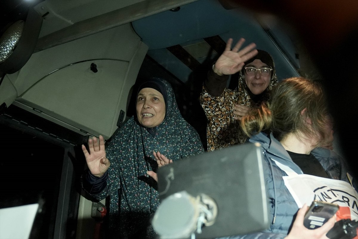 israil 90 filistinli tutukluyu serbest birakti 11 dnhVgnB3