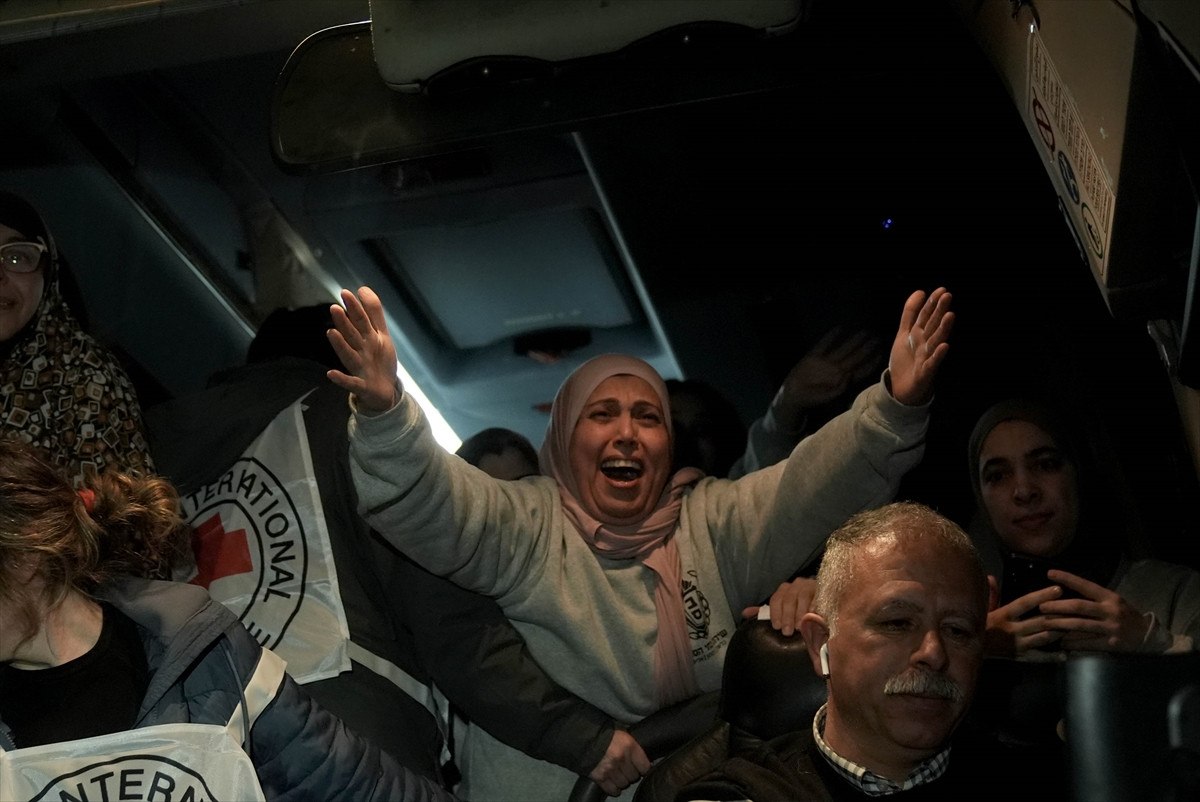 israil 90 filistinli tutukluyu serbest birakti 12 GKeWhiXr