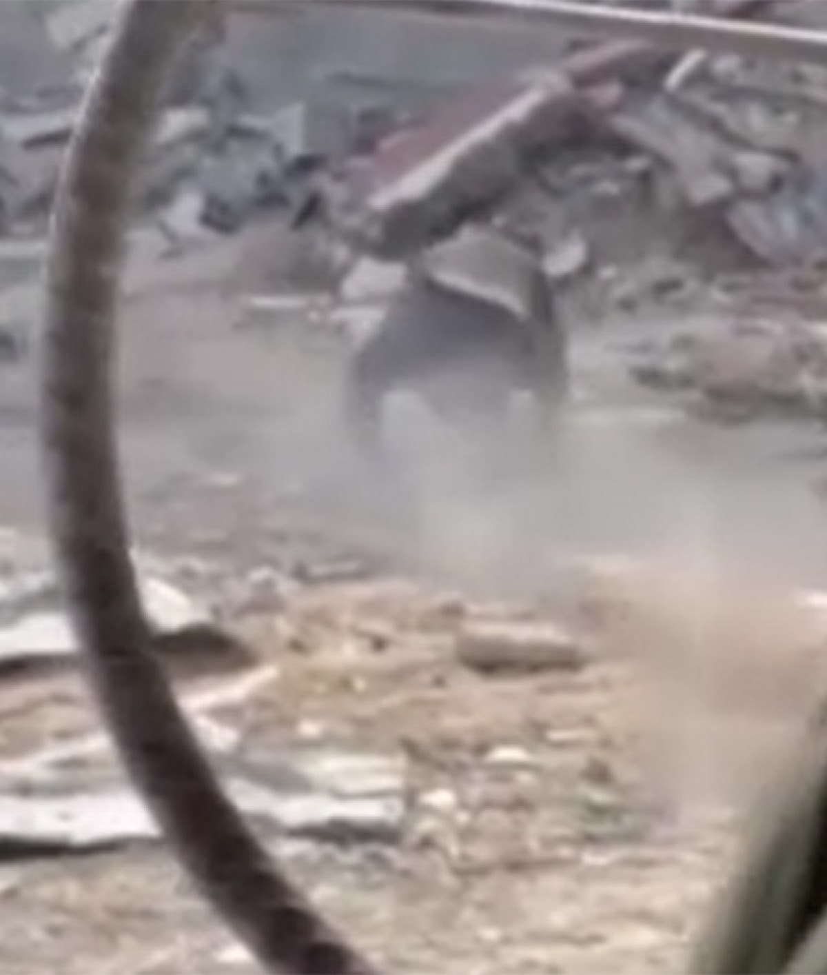 israil gucleri vurulan cocuga yardim eden kisiye ates acti 0 szwUEX7r