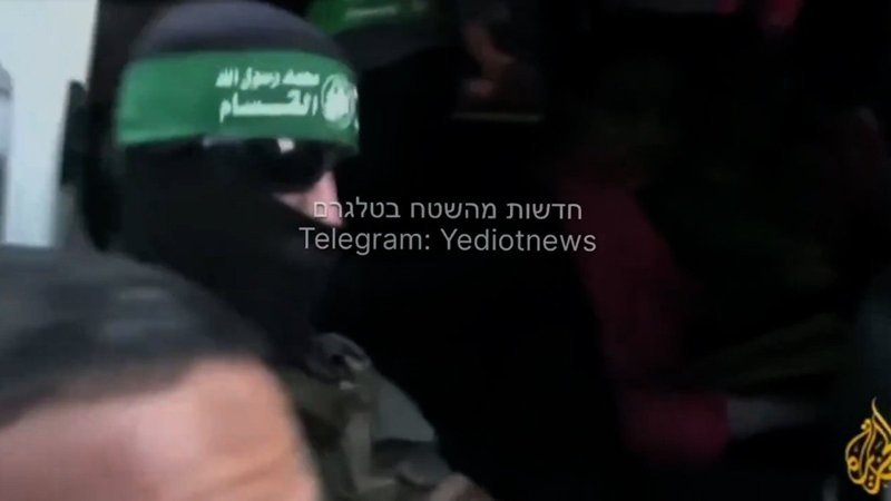 israilli rehinelerin teslim edildigi anlar sg94hHcW