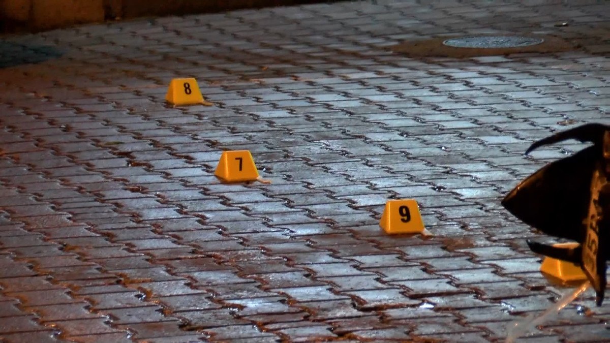 istanbul bahcelievlerde ates acilan motosikletteki 2 kisiden biri oldu 1