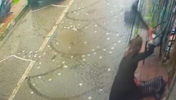 istanbul fatihte isletmeci ile seyyar satici arasindaki cinayetinin yeni goruntuleri ortaya cikti iVwQOZaf