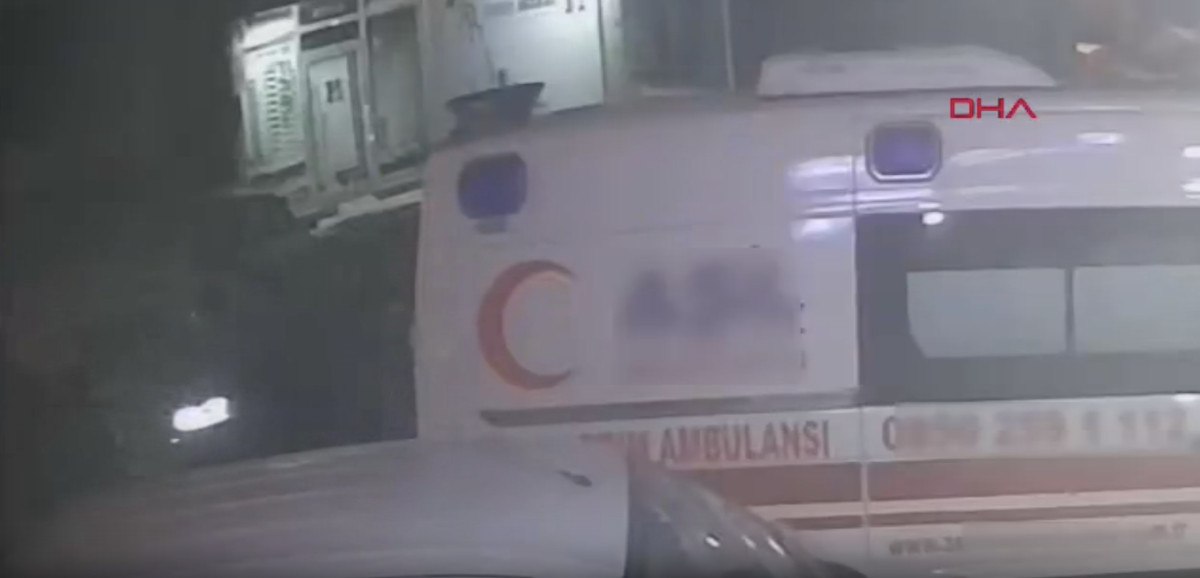 istanbulda ambulansa silahli saldiri 0 yK6NNZX4