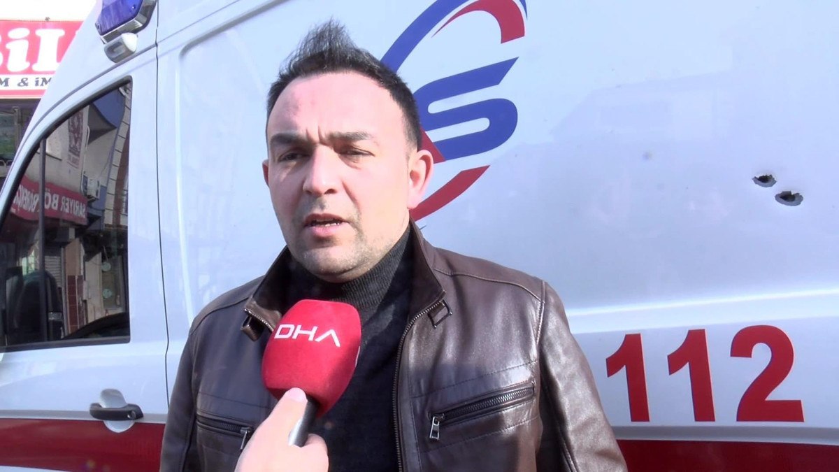 istanbulda ambulansa silahli saldiri 3 NjFGlYEd