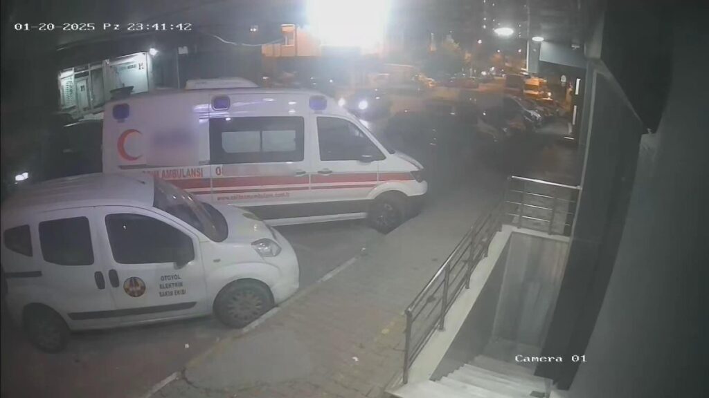 istanbulda ambulansa silahli saldiri AG6AzMWP