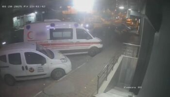 istanbulda ambulansa silahli saldiri AG6AzMWP