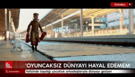 istanbulda bir adam valizinde tasidigi cocukluk arkadaslariyla dunyayi geziyor uvpBgvnW