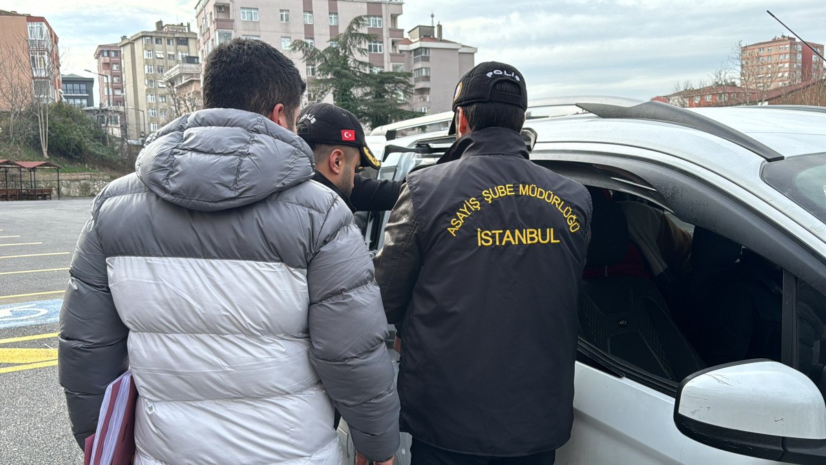 istanbulda is yerine silahli saldiri 1 c9A4MS9w